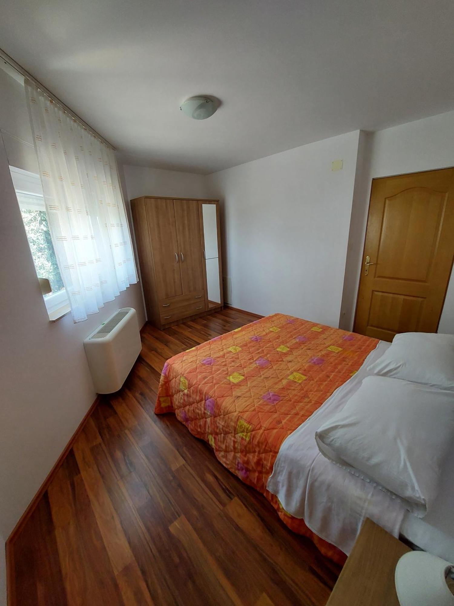 Apartments Palit Rab Town Buitenkant foto
