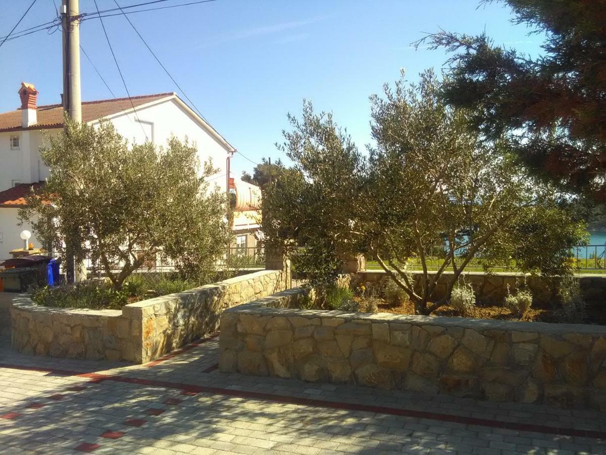 Apartments Palit Rab Town Buitenkant foto