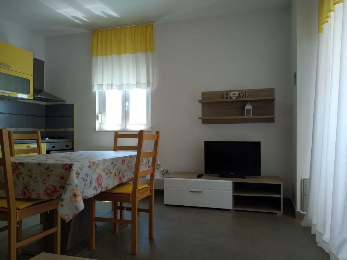 Apartments Palit Rab Town Buitenkant foto