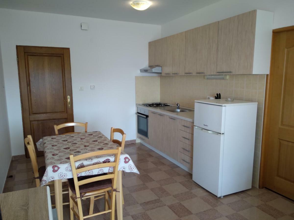 Apartments Palit Rab Town Buitenkant foto